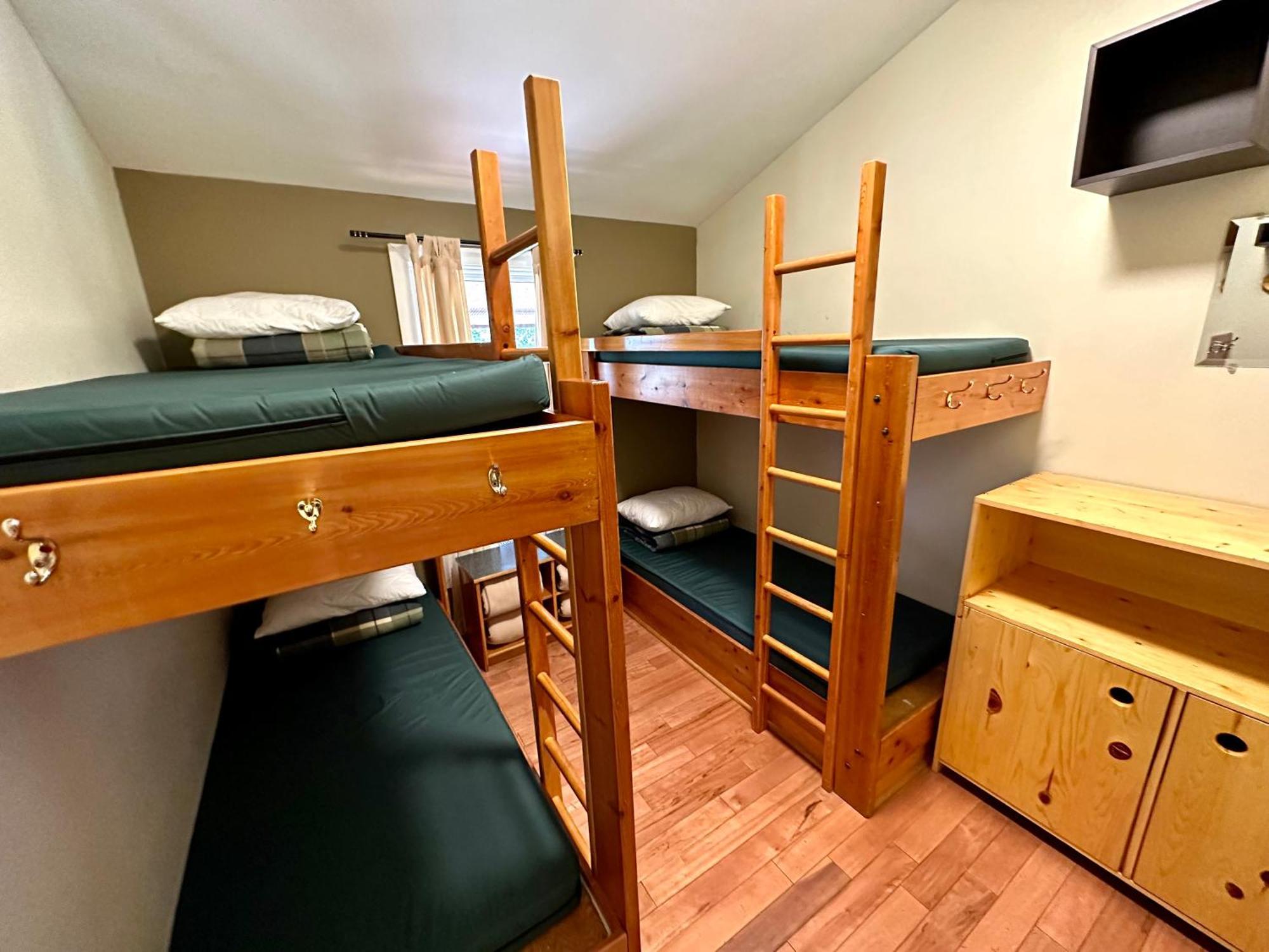 Canmore Alpine Hostel - Alpine Club Of Canada Eksteriør bilde